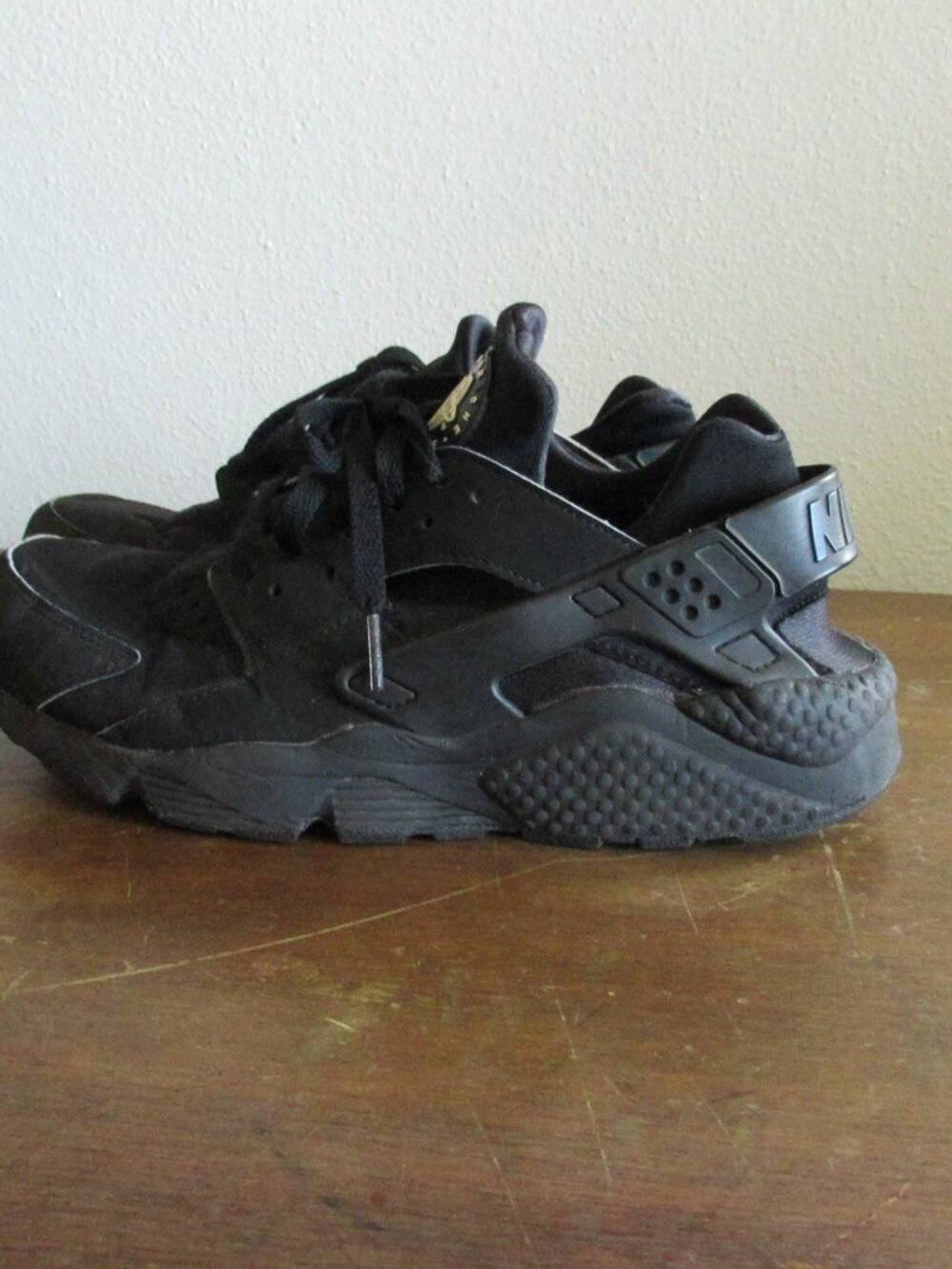 Nike Air Huarache Triple Black 318429‑003 Men’s 8.5 Running Sneakers